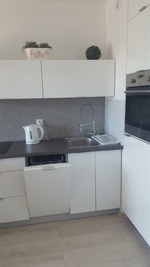 Grey & White Pogodne Apartment Kolobrzeg Exterior photo