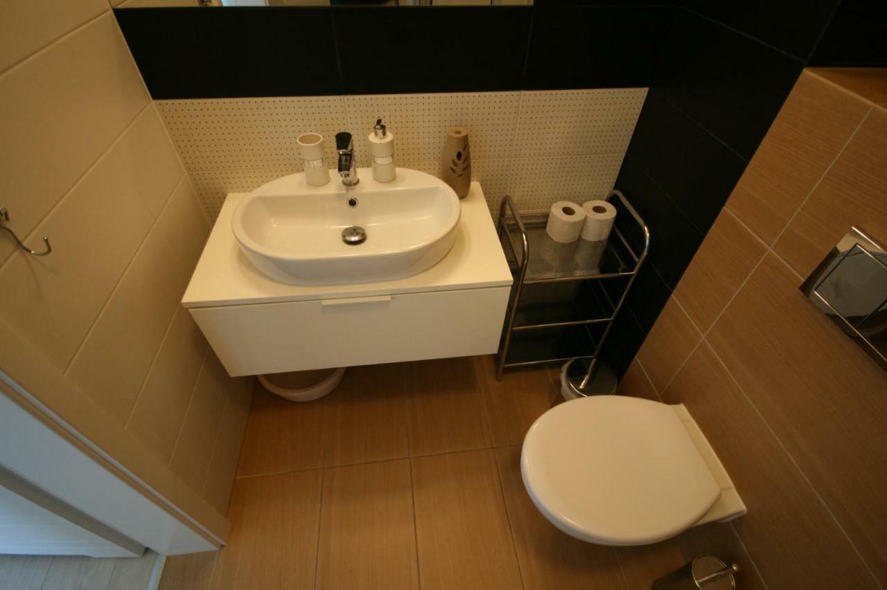 Grey & White Pogodne Apartment Kolobrzeg Exterior photo